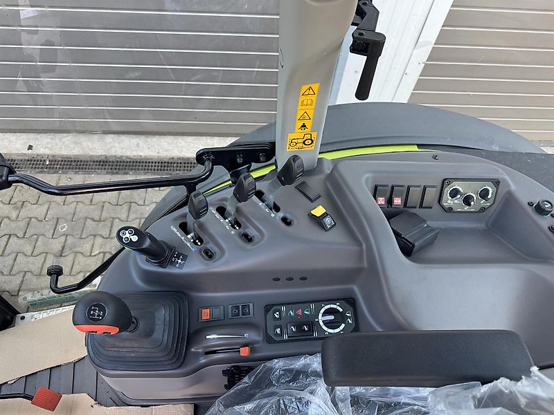 Claas AXOS 240 Advanced + MX A106