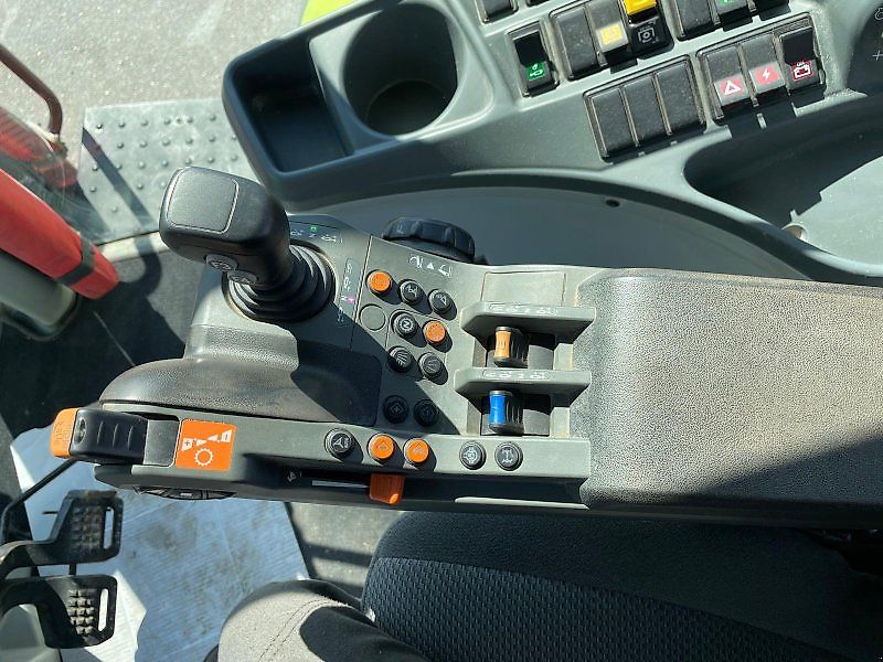 Claas Arion 650 CIS+ mit FL E-FARM Auktion