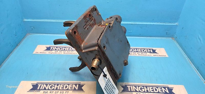 New Holland 8340 (Spare part/Reservedel/Ersatzteil)
