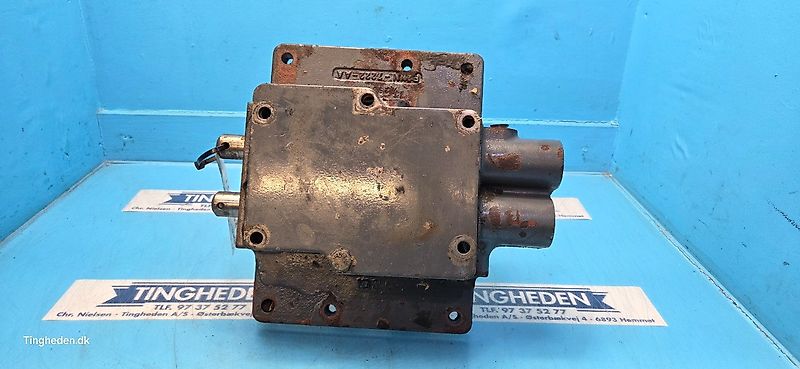 New Holland 8340 (Spare part/Reservedel/Ersatzteil)