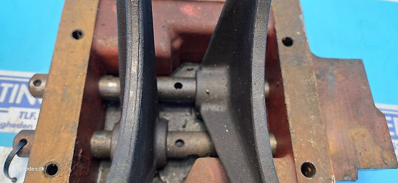 New Holland 8340 (Spare part/Reservedel/Ersatzteil)