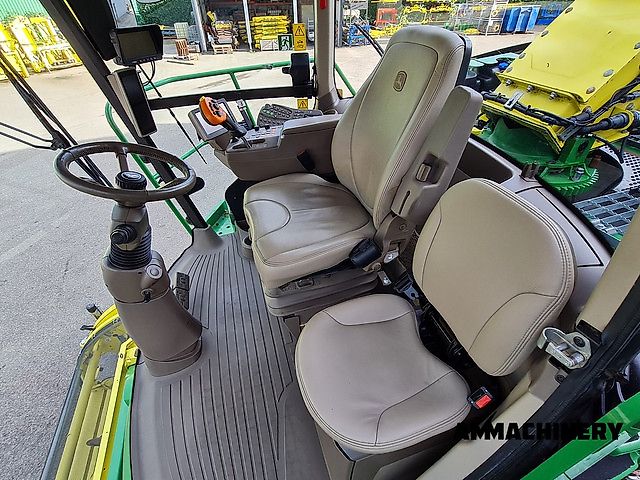 John Deere 9900 i