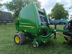 John Deere 854