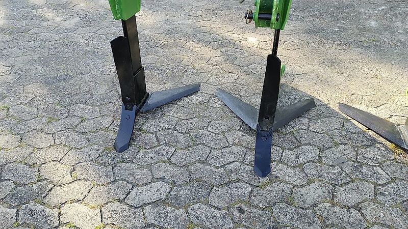 Amazone Amazone Anbautiefenlockerer Amazone TL 3001 Grubber Kurzgrubber Amazone TL 3001 75cm Strichabstand Flügelschargrubber 4 balkig Flügelschare 600 mm Breite Ultrakurzgrubber nur 300 mm breit Amazone TL mit Zapfwellendurchtrieb Amazone TL 3001 für Kreiselgrub