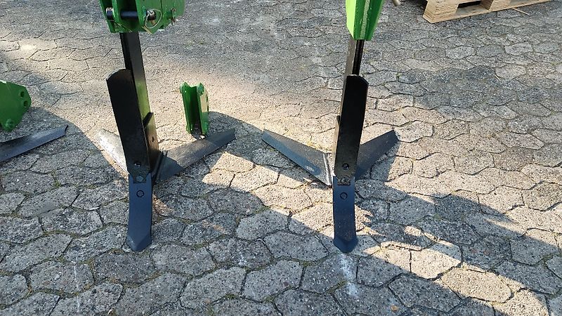 Amazone Amazone Anbautiefenlockerer Amazone TL 3001 Grubber Kurzgrubber Amazone TL 3001 75cm Strichabstand Flügelschargrubber 4 balkig Flügelschare 600 mm Breite Ultrakurzgrubber nur 300 mm breit Amazone TL mit Zapfwellendurchtrieb Amazone TL 3001 für Kreiselgrub