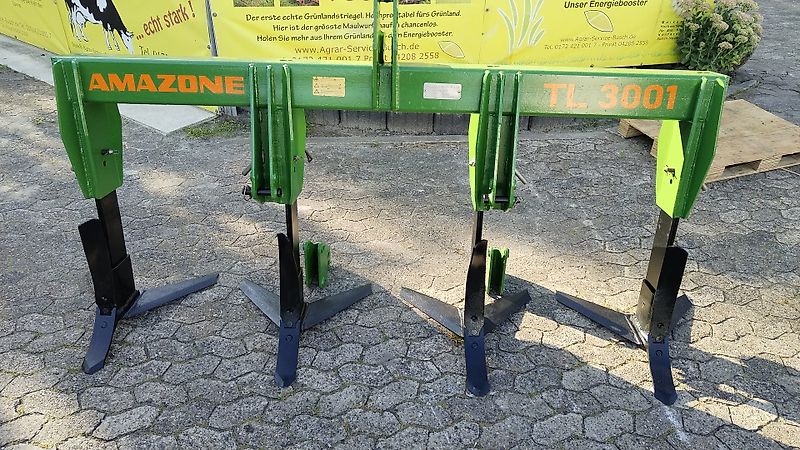 Amazone Amazone Anbautiefenlockerer Amazone TL 3001 Grubber Kurzgrubber Amazone TL 3001 75cm Strichabstand Flügelschargrubber 4 balkig Flügelschare 600 mm Breite Ultrakurzgrubber nur 300 mm breit Amazone TL mit Zapfwellendurchtrieb Amazone TL 3001 für Kreiselgrub