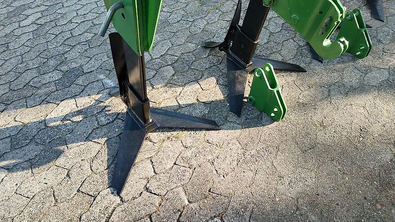 Amazone Amazone Anbautiefenlockerer Amazone TL 3001 Grubber Kurzgrubber Amazone TL 3001 75cm Strichabstand Flügelschargrubber 4 balkig Flügelschare 600 mm Breite Ultrakurzgrubber nur 300 mm breit Amazone TL mit Zapfwellendurchtrieb Amazone TL 3001 für Kreiselgrub