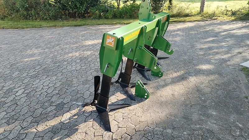 Amazone Amazone Anbautiefenlockerer Amazone TL 3001 Grubber Kurzgrubber Amazone TL 3001 75cm Strichabstand Flügelschargrubber 4 balkig Flügelschare 600 mm Breite Ultrakurzgrubber nur 300 mm breit Amazone TL mit Zapfwellendurchtrieb Amazone TL 3001 für Kreiselgrub