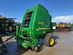 John Deere 864