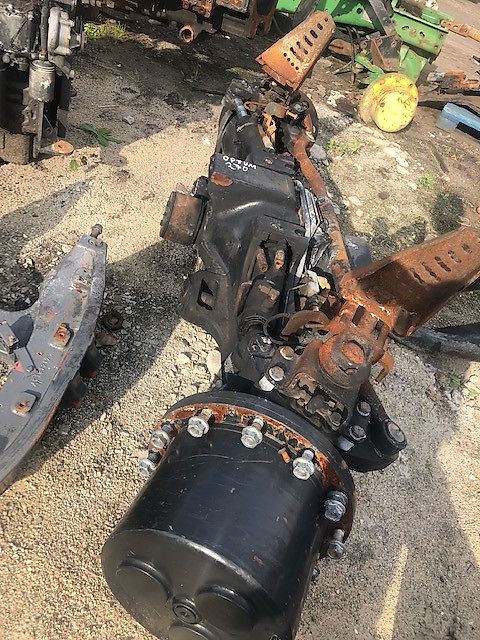 New Holland T7 - Zwolnica - Zwrotnica - Półoś - Skrzynia - Silnik - Siłowniki (Części zamienne)