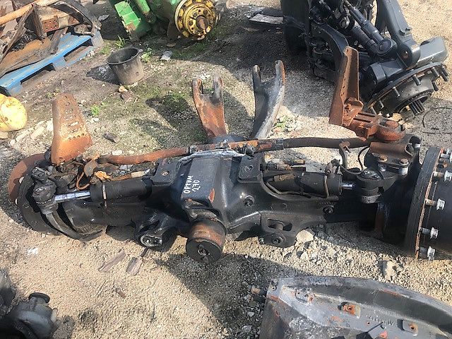 New Holland T7 - Zwolnica - Zwrotnica - Półoś - Skrzynia - Silnik - Siłowniki (Części zamienne)