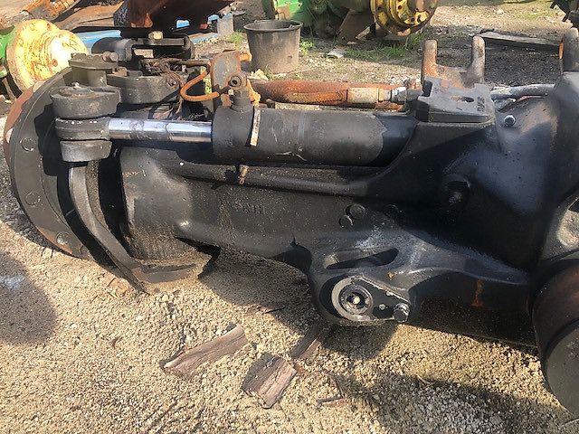 New Holland T7 - Zwolnica - Zwrotnica - Półoś - Skrzynia - Silnik - Siłowniki (Części zamienne)