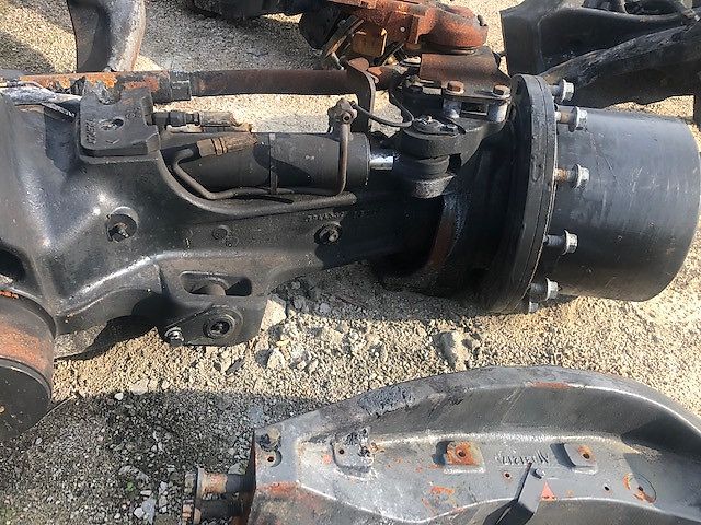 New Holland T7 - Zwolnica - Zwrotnica - Półoś - Skrzynia - Silnik - Siłowniki (Części zamienne)