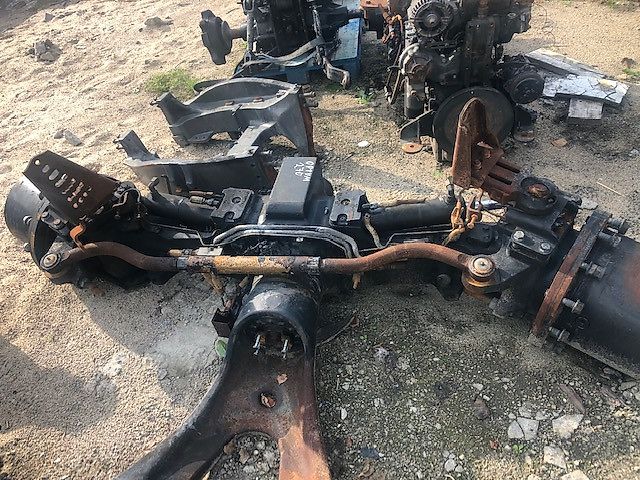 New Holland T7 - Zwolnica - Zwrotnica - Półoś - Skrzynia - Silnik - Siłowniki (Części zamienne)