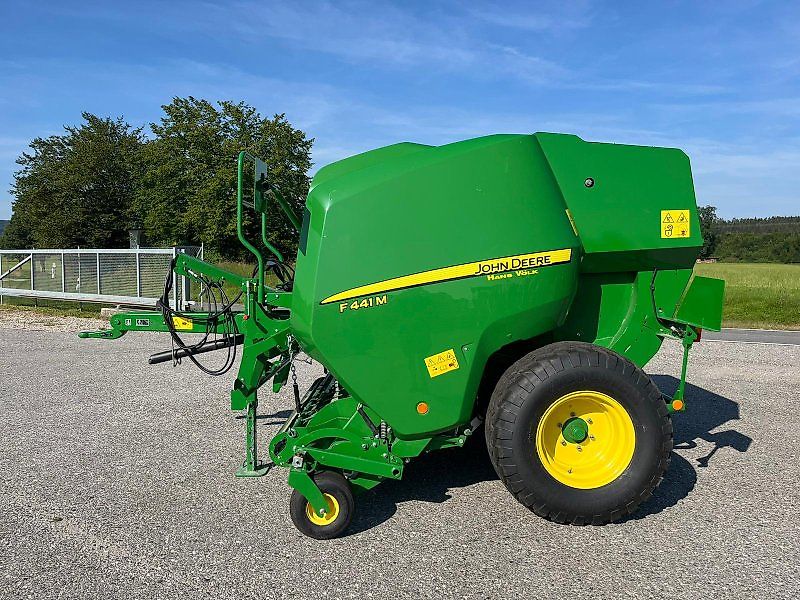 John Deere F441M