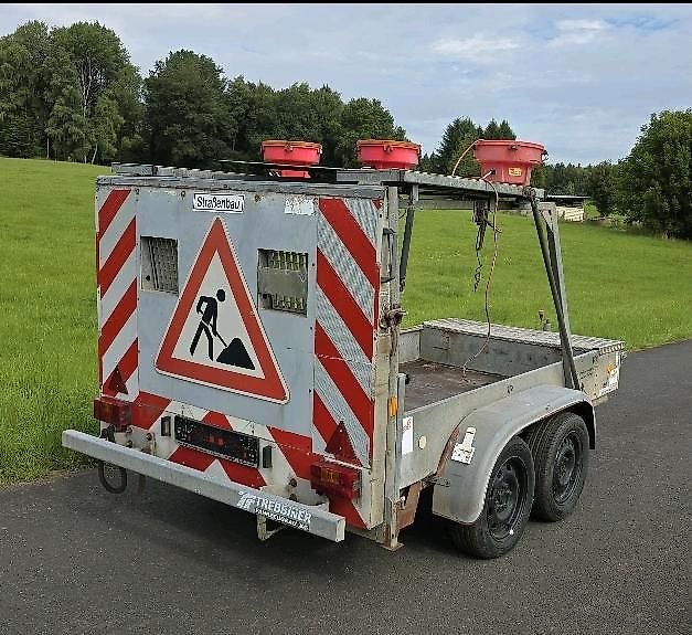 Trebbiner VZ 615 Absperrtafel FAT Nissen Horizont Verkehrsleittafel Verkehrsleitanhänger Verkehrssicherungsanhänger Leitanhänger
