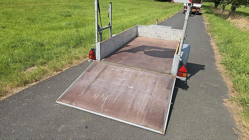Trebbiner VZ 615 Absperrtafel FAT Nissen Horizont Verkehrsleittafel Verkehrsleitanhänger Verkehrssicherungsanhänger Leitanhänger