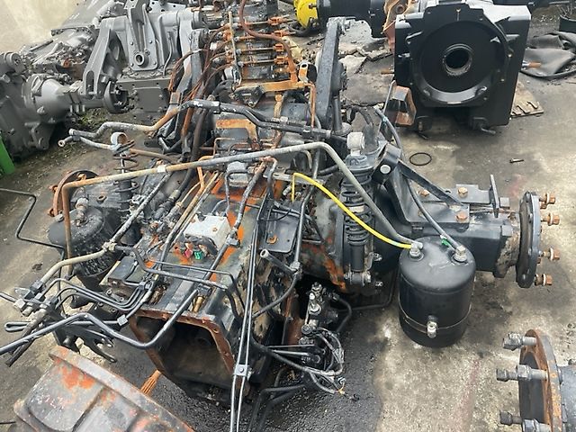 New Holland T6030 - T6090 , New holland T7.140-T7.210 most napędowy Tylni , Atak mechanizm róźnicowy (Części zamienne)