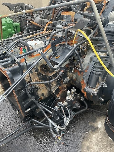 New Holland T6030 - T6090 , New holland T7.140-T7.210 most napędowy Tylni , Atak mechanizm róźnicowy (Części zamienne)