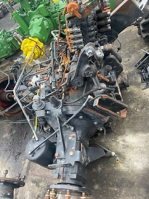 New Holland T6030 - T6090 , New holland T7.140-T7.210 most napędowy Tylni , Atak mechanizm róźnicowy (Części zamienne)