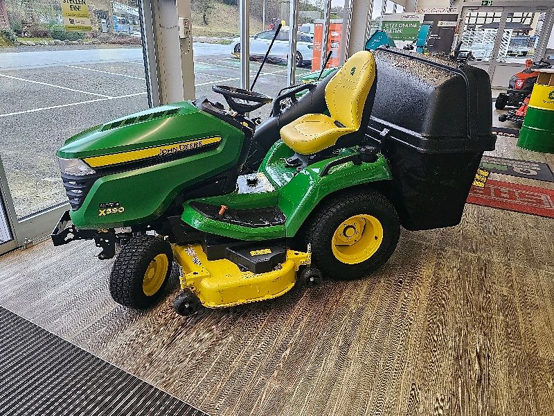 John Deere X590