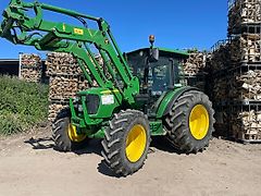 John Deere 5055E