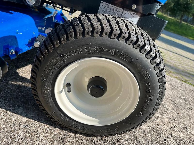 Iseki SXG 216+ mit elektrischer Entleerung