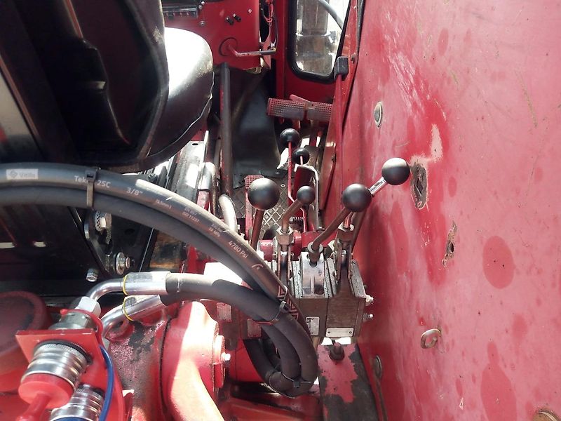 Case IH IHC 633 mit Frontlader Traktor Schlepper viele Teile neu!