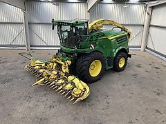 John Deere 8300