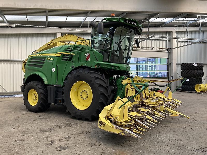 John Deere 8300