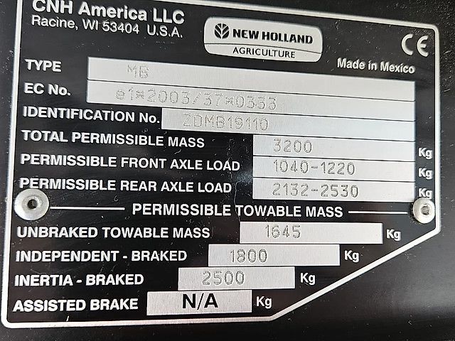 New Holland Boomer 3050 met Bos Maaiarm