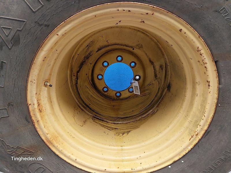 New Holland 32" 30.5L-32 (Spare part/Reservedel/Ersatzteil)