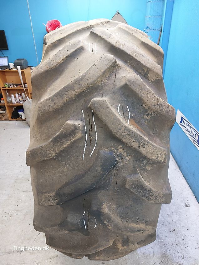 New Holland 32" 30.5L-32 (Spare part/Reservedel/Ersatzteil)