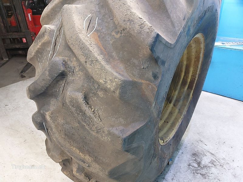 New Holland 32" 30.5L-32 (Spare part/Reservedel/Ersatzteil)