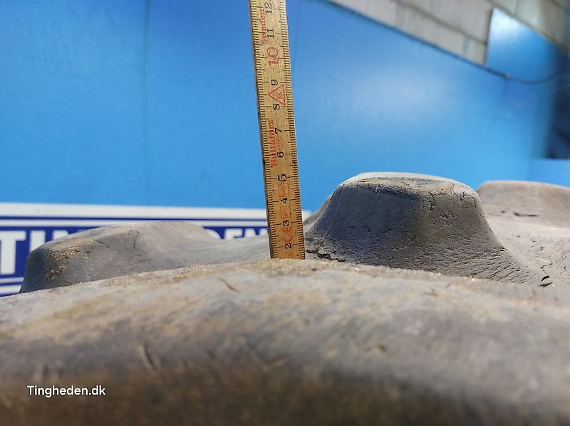 New Holland 32" 30.5L-32 (Spare part/Reservedel/Ersatzteil)