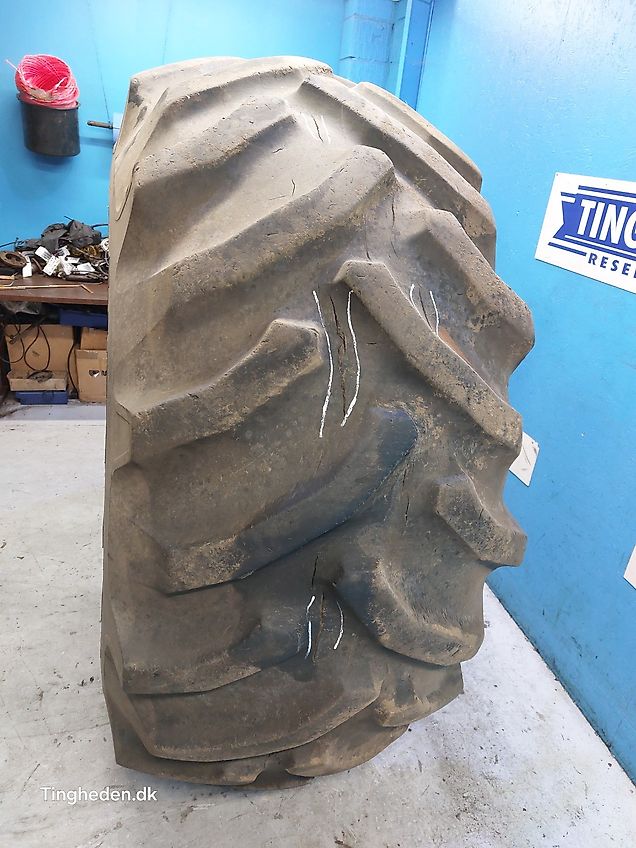 New Holland 32" 30.5L-32 (Spare part/Reservedel/Ersatzteil)