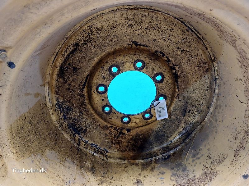 New Holland 32" 30.5L-32 (Spare part/Reservedel/Ersatzteil)