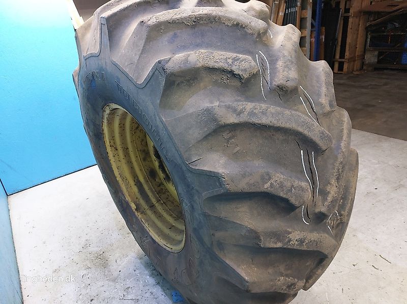New Holland 32" 30.5L-32 (Spare part/Reservedel/Ersatzteil)
