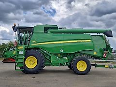 John Deere T550