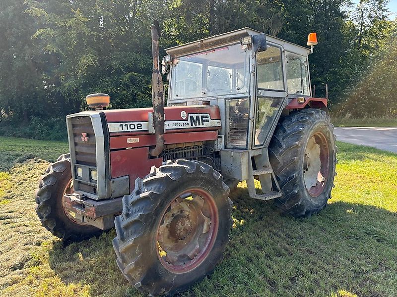 Massey Ferguson 1102