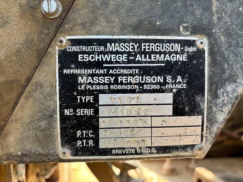 Massey Ferguson 1102