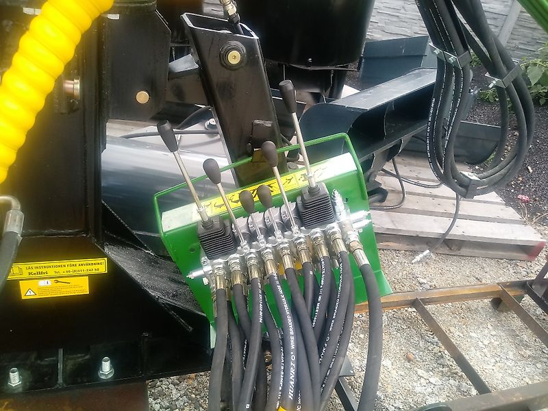 Kellfri Forstkran Holzgreifer Greiferlader 6,3 m Forstgreifer Rückezange Ladekran Kat 2