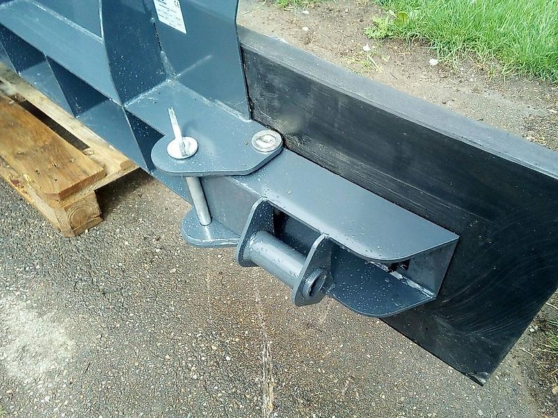 Hydraulischer Gummischieber | Eurotrac | Weidemann | Schäffer