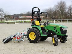 John Deere 3038E