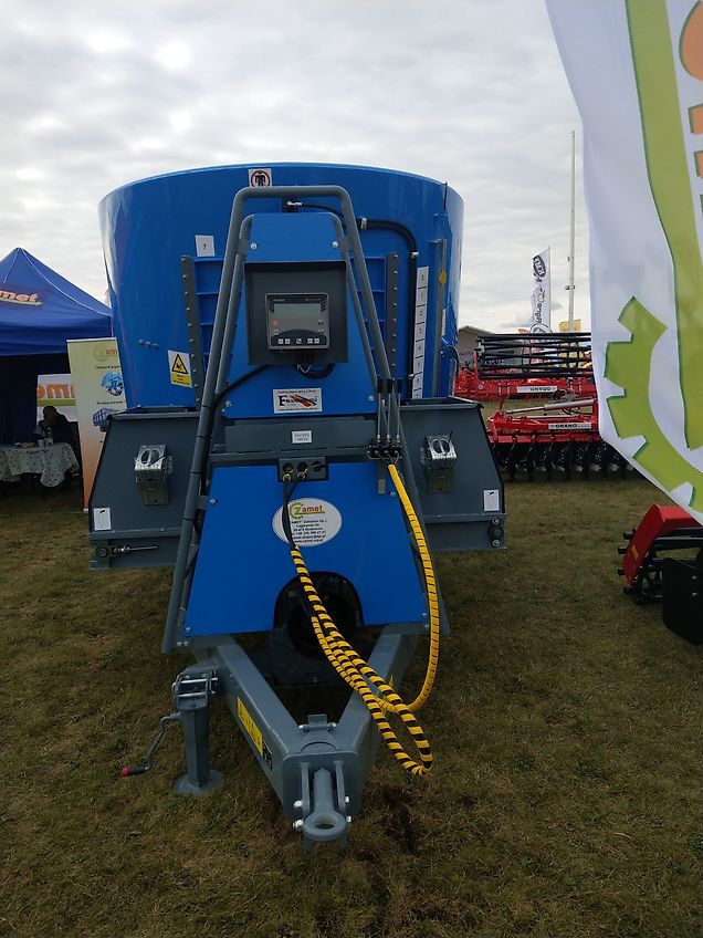 Zamet Futtermischwagen / Feed mixer / Melangeuse / Carro miscelatore / Кормораздатчик / Wóz paszowy 16 m3