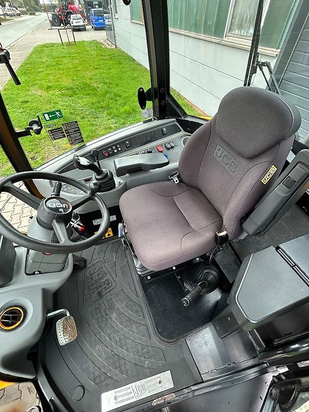 JCB 406 Agri Stufe V - inkl. Schaufel, Palettengabel