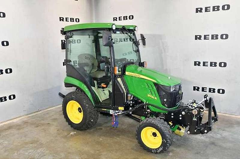 John Deere 2026R TRAKTOR