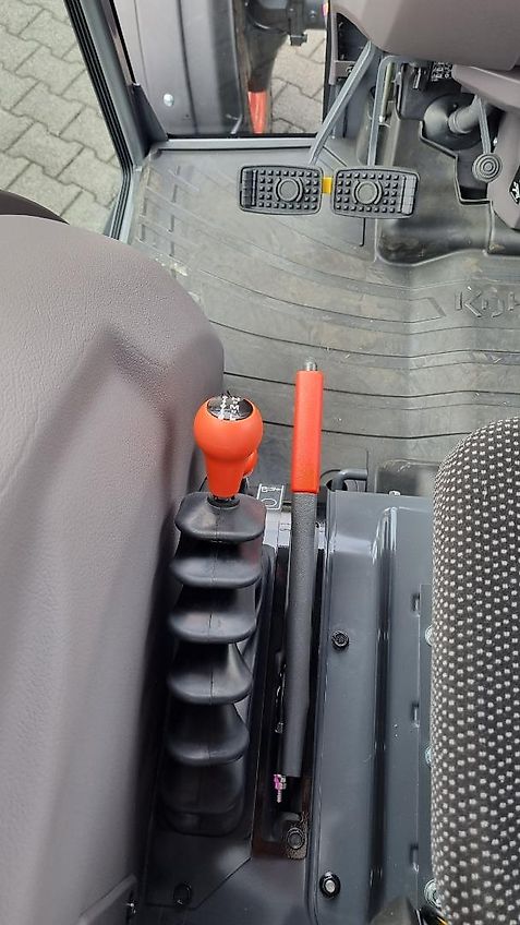 Kubota L2-452 DC CAB