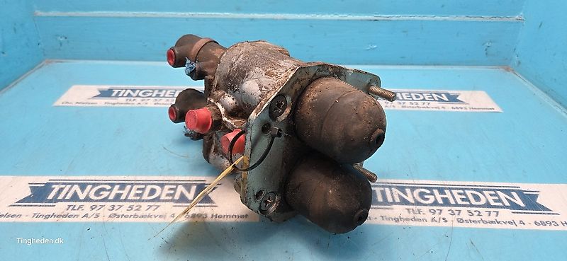 New Holland 8970 (Spare part/Reservedel/Ersatzteil)