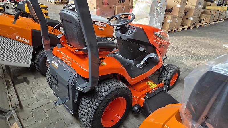 Kubota GR 2120 S ALLRAD SEITENAUSWURF